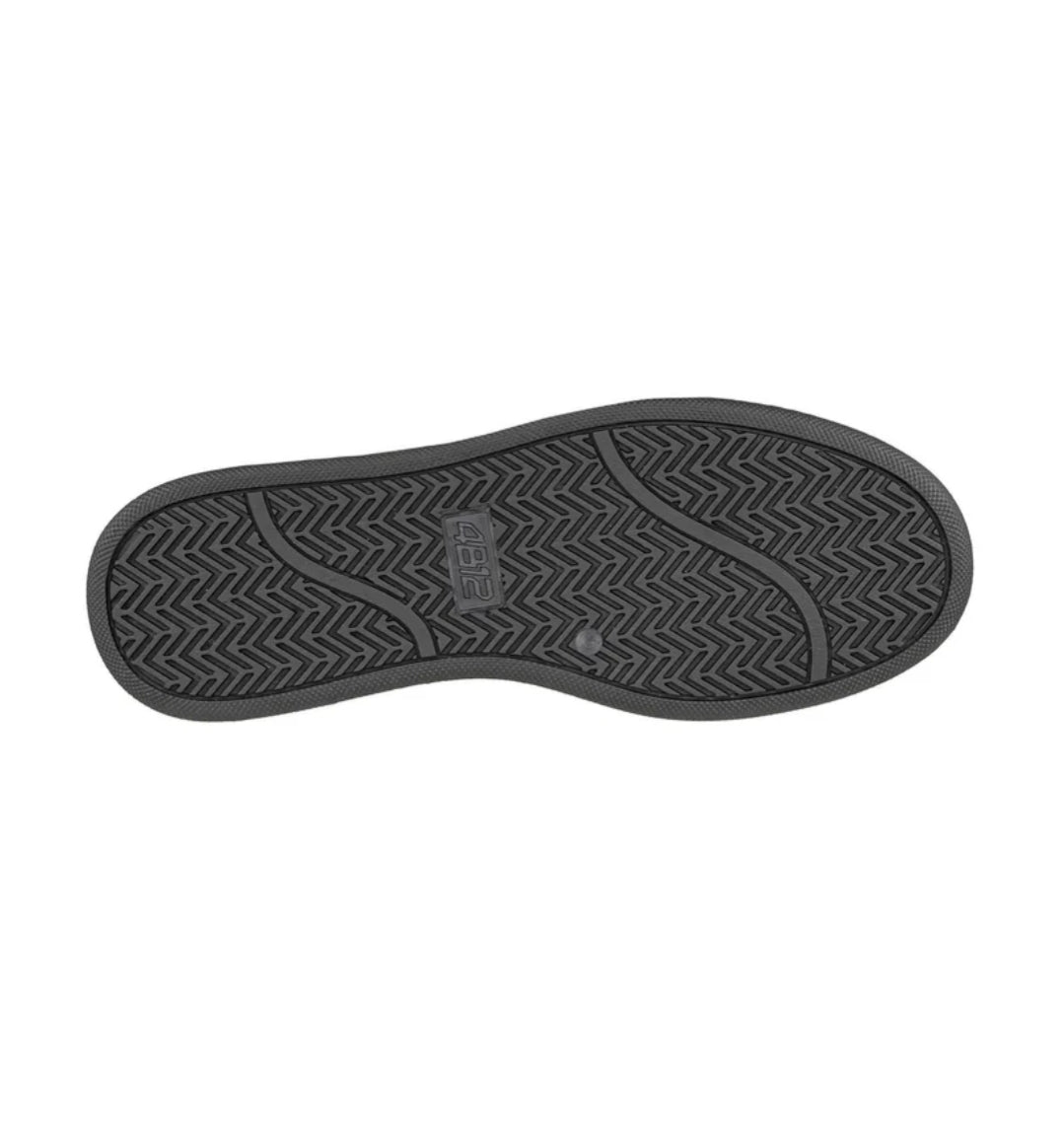 4B12 - PLAY NEW U125