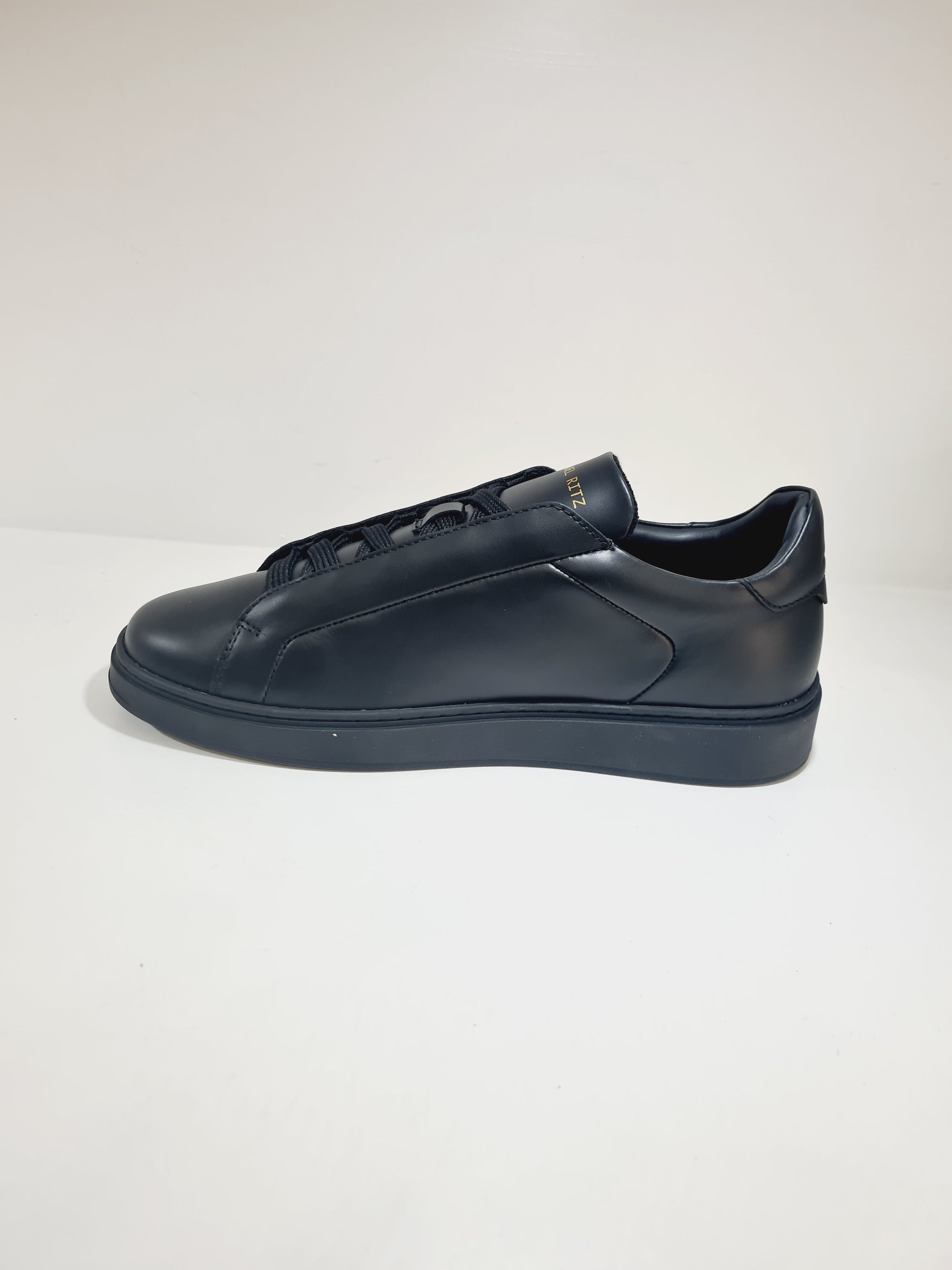 MANUEL RITZ - Total Black