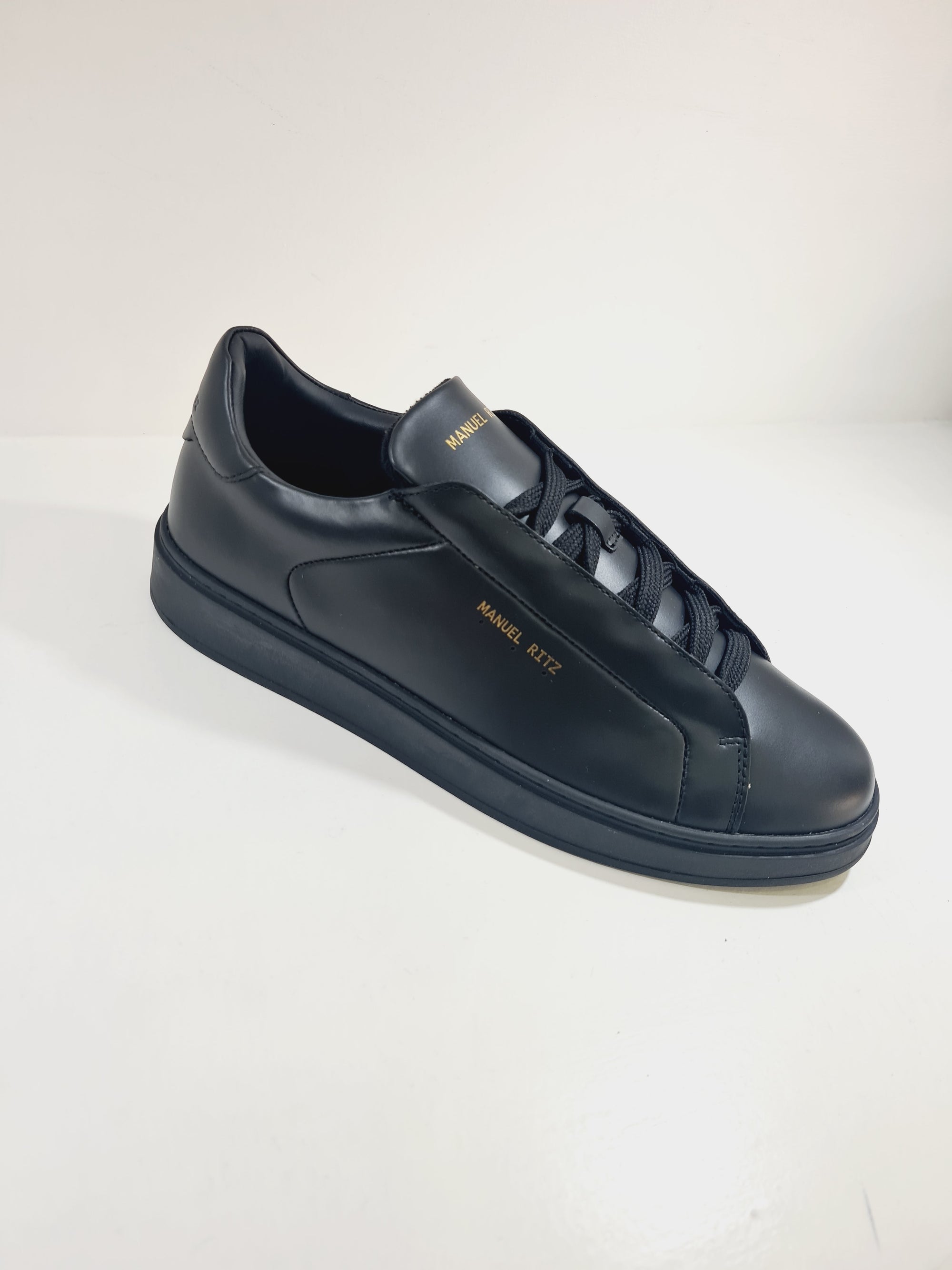 MANUEL RITZ - Total Black