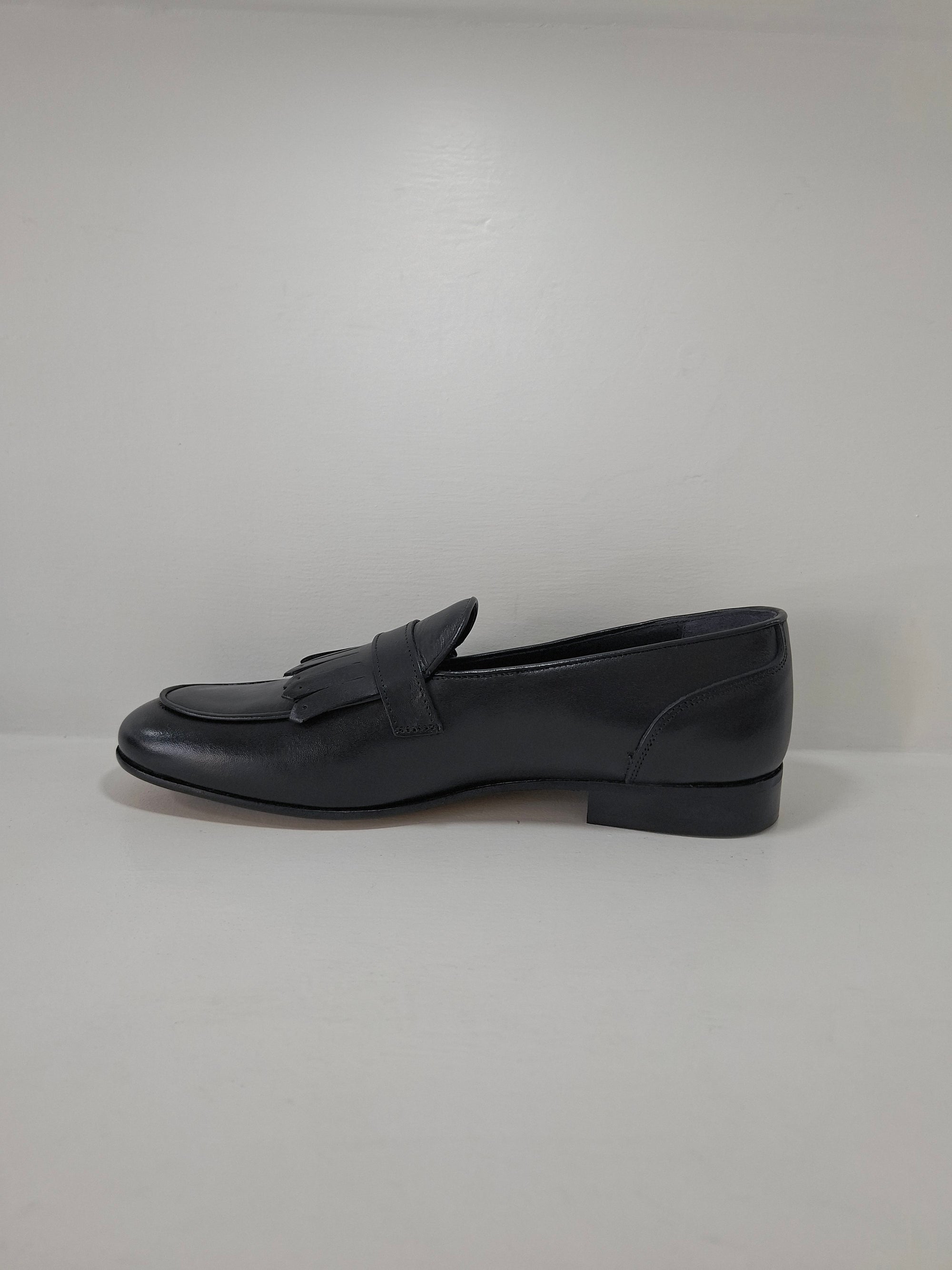FERRINO Milano - A115 Vitello Nero Frangia e Fibbia
